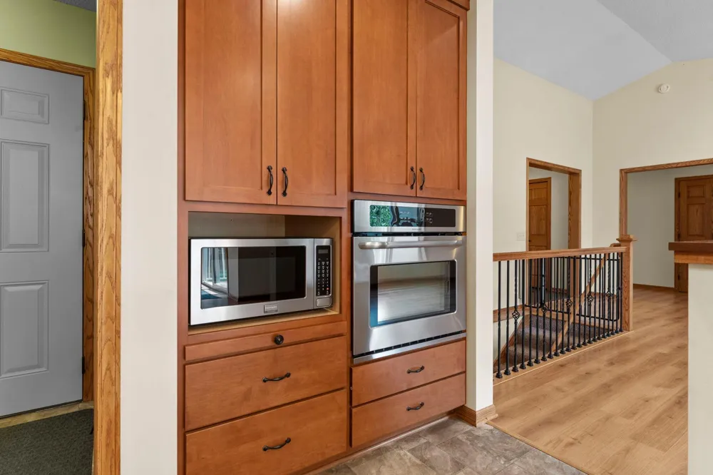 6817 90th Avenue Brooklyn Park, MN 55445