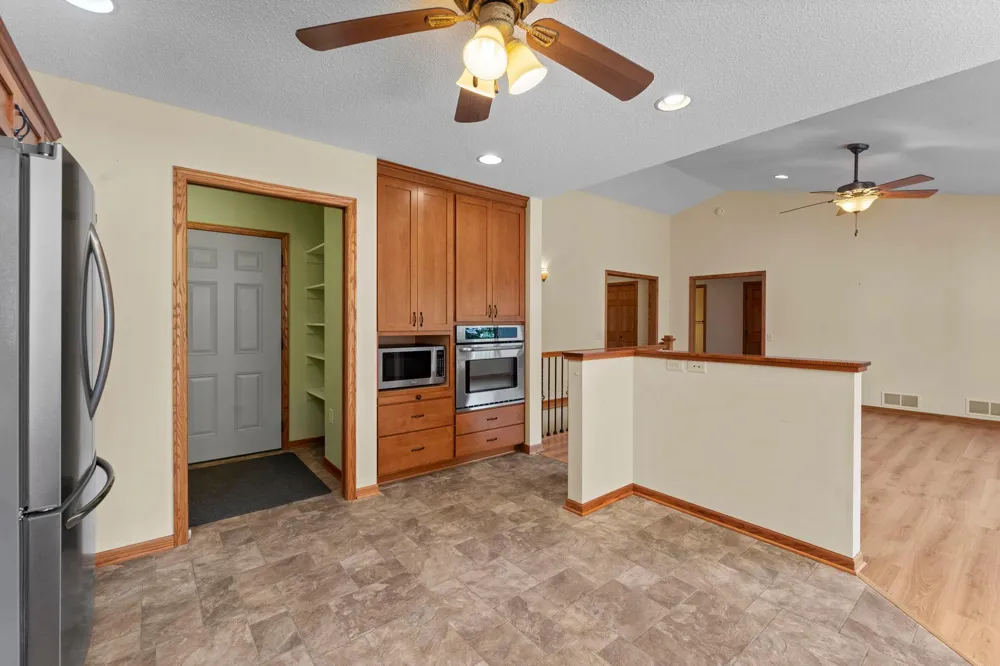 6817 90th Avenue Brooklyn Park, MN 55445