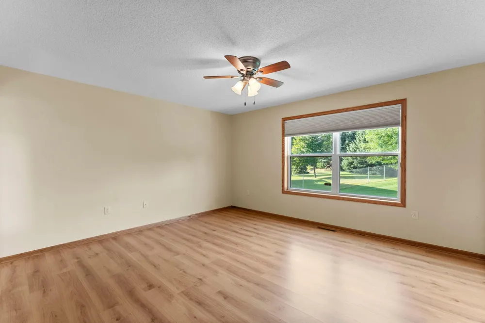 6817 90th Avenue Brooklyn Park, MN 55445