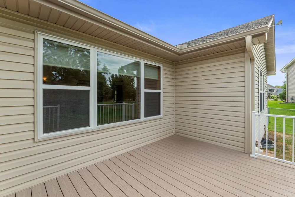 6817 90th Avenue Brooklyn Park, MN 55445