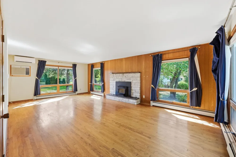 9473 Crestview Drive Saint Joseph, MN 56374