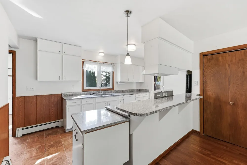9473 Crestview Drive Saint Joseph, MN 56374