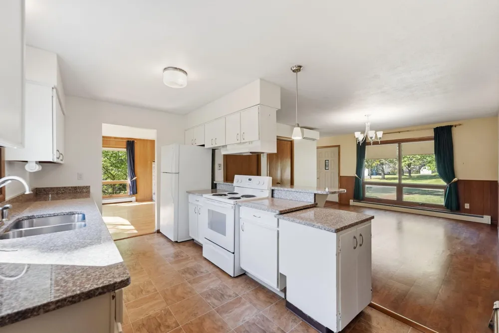 9473 Crestview Drive Saint Joseph, MN 56374