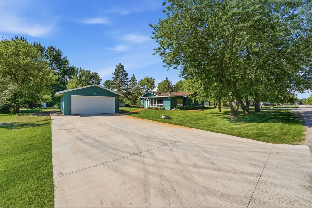 9473 Crestview Drive Saint Joseph, MN 56374