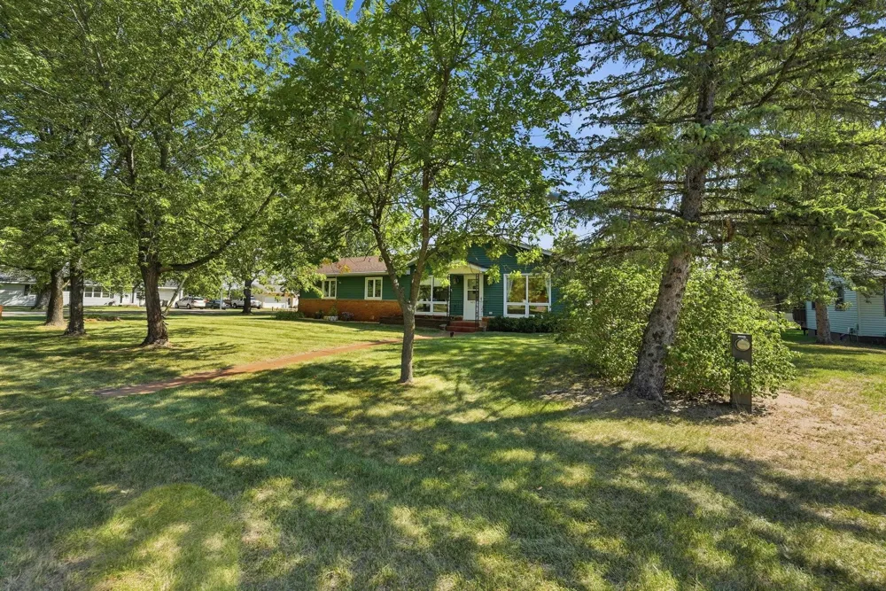 9473 Crestview Drive Saint Joseph, MN 56374