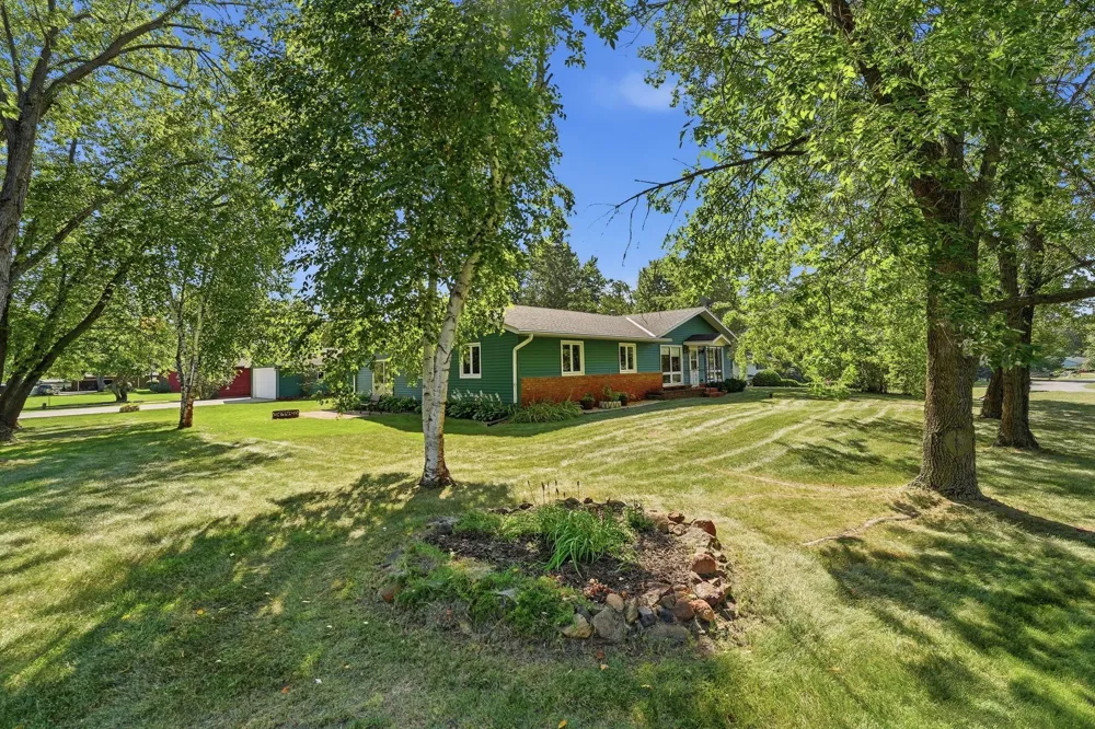 9473 Crestview Drive Saint Joseph, MN 56374
