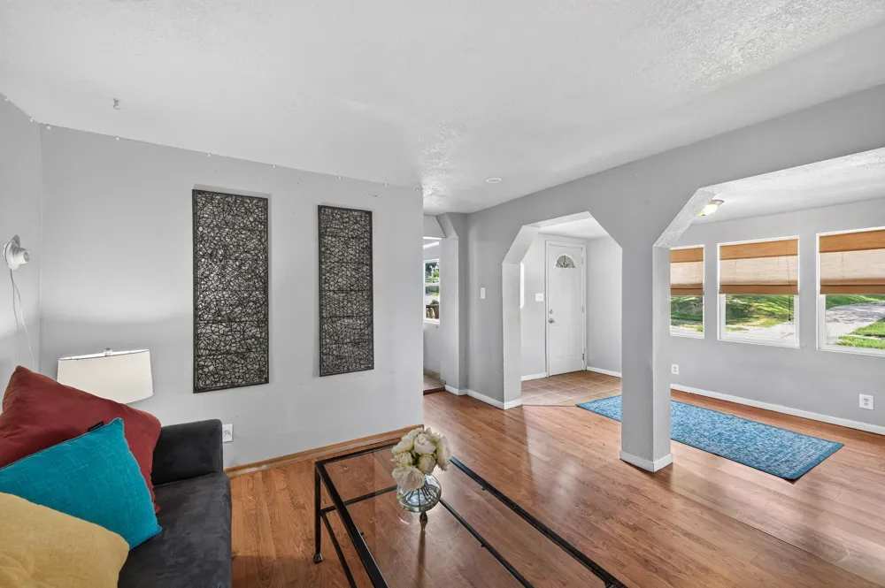 158 Moreland Avenue E West Saint Paul, MN 55118