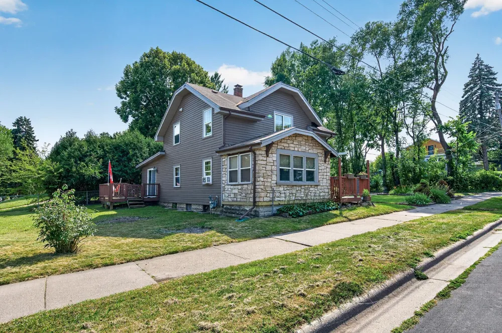 158 Moreland Avenue E West Saint Paul, MN 55118