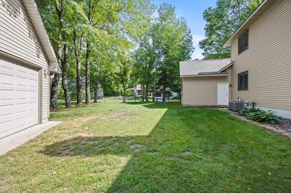 2733 158th Avenue NE Ham Lake, MN 55304