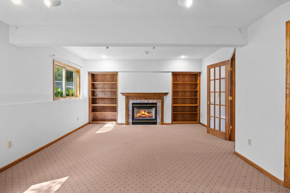 2733 158th Avenue NE Ham Lake, MN 55304