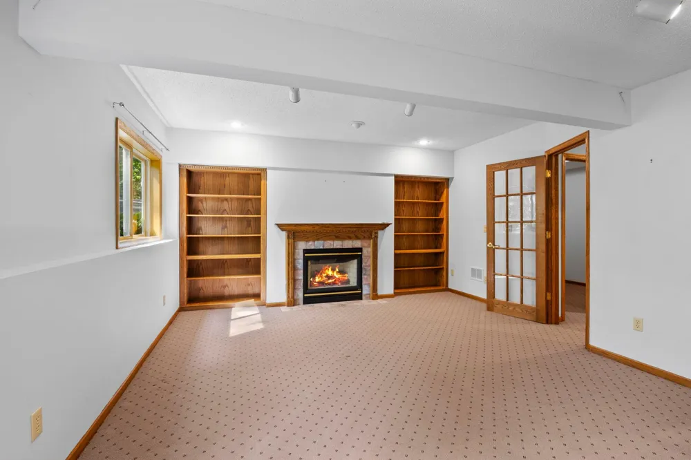 2733 158th Avenue NE Ham Lake, MN 55304