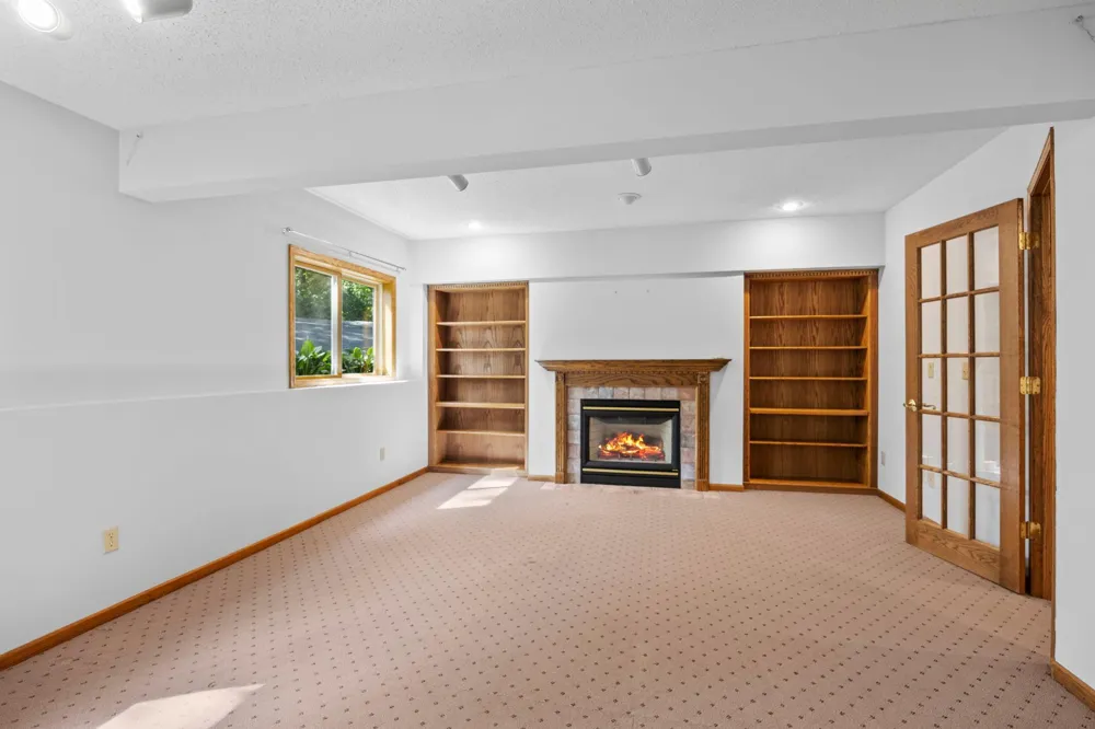 2733 158th Avenue NE Ham Lake, MN 55304