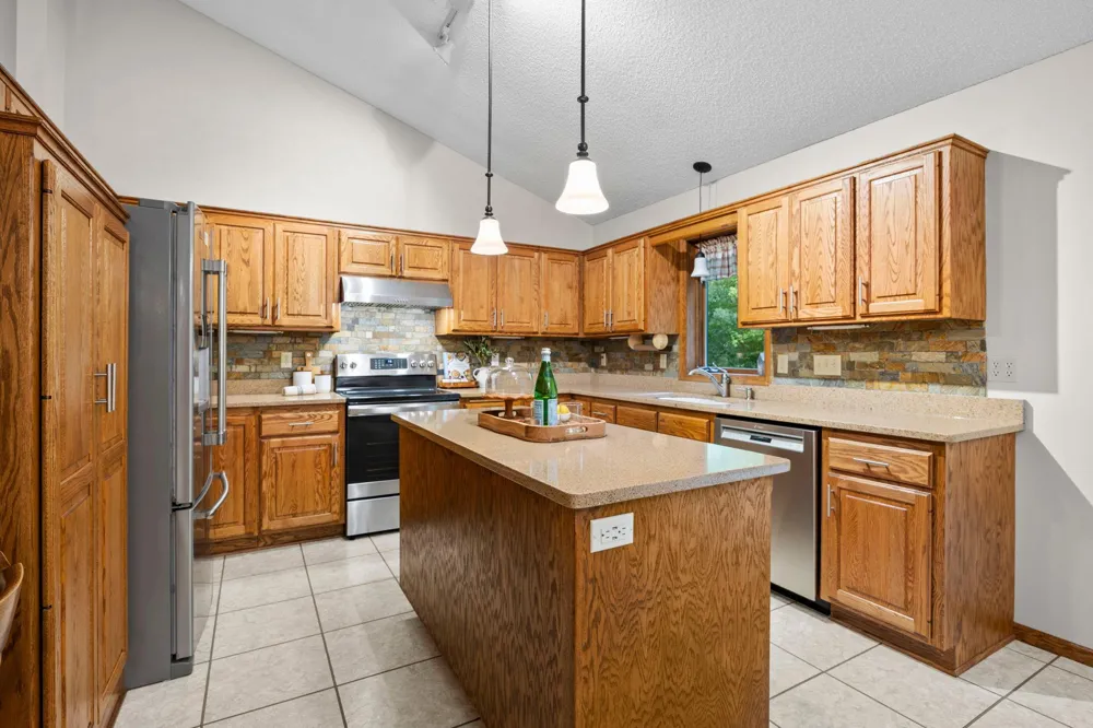 2733 158th Avenue NE Ham Lake, MN 55304