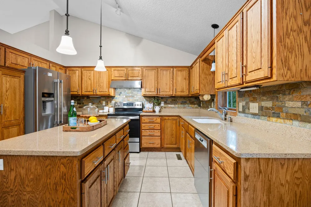 2733 158th Avenue NE Ham Lake, MN 55304