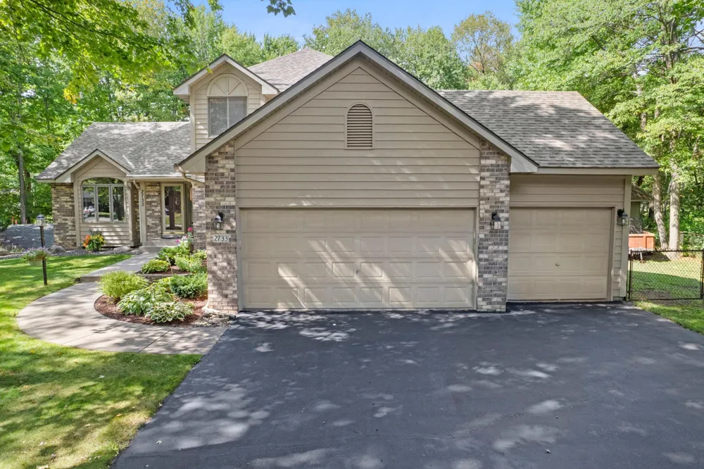 2733 158th Avenue NE Ham Lake, MN 55304