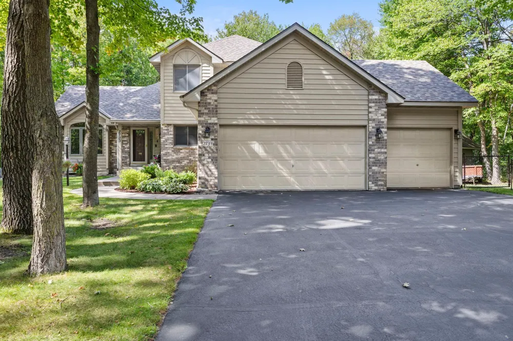 2733 158th Avenue NE Ham Lake, MN 55304