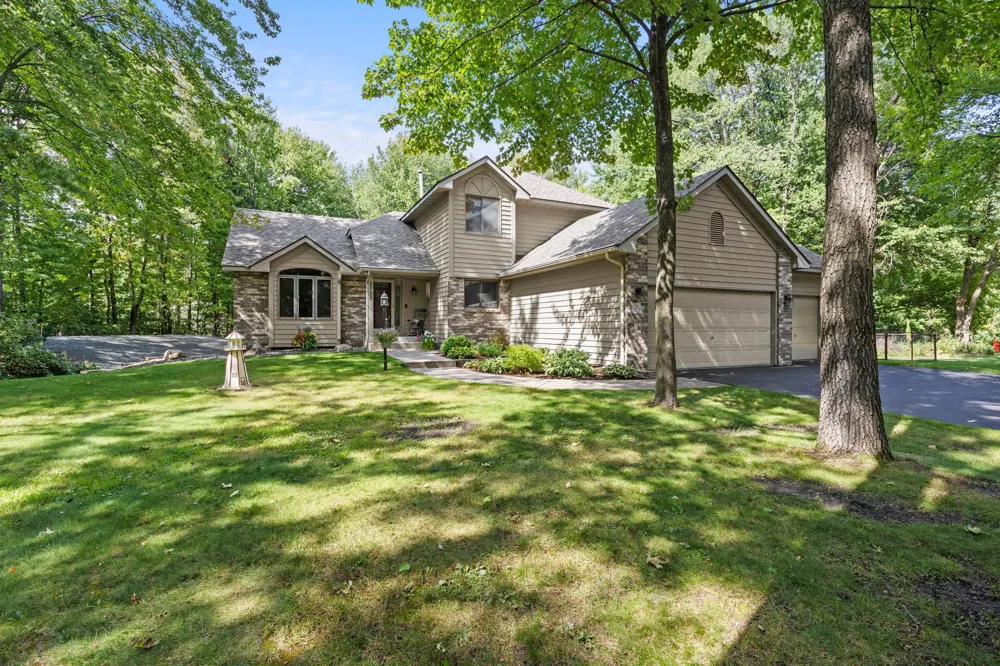 2733 158th Avenue NE Ham Lake, MN 55304