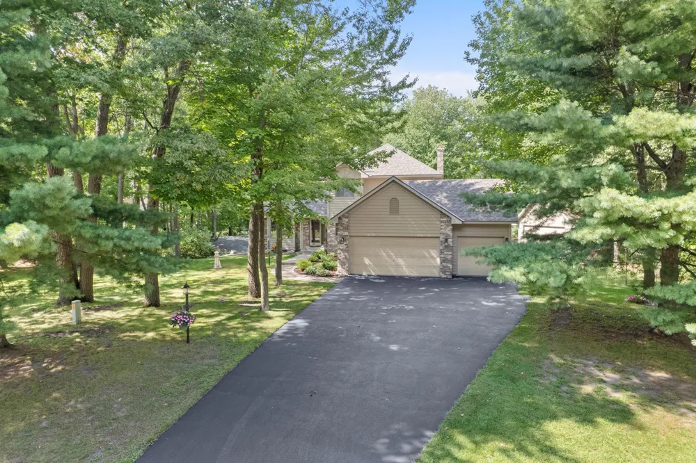 2733 158th Avenue NE Ham Lake, MN 55304