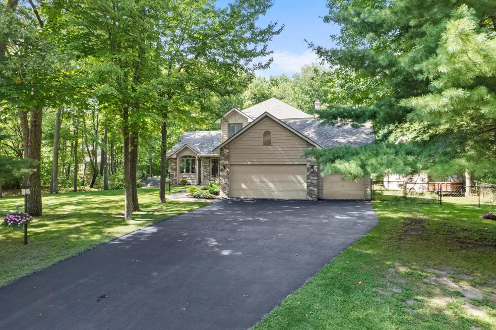 2733 158th Avenue NE Ham Lake, MN 55304