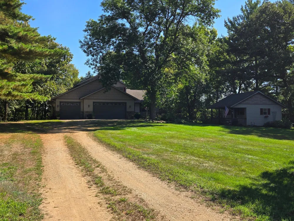 17500 Blackbird Trail Hastings, MN 55033