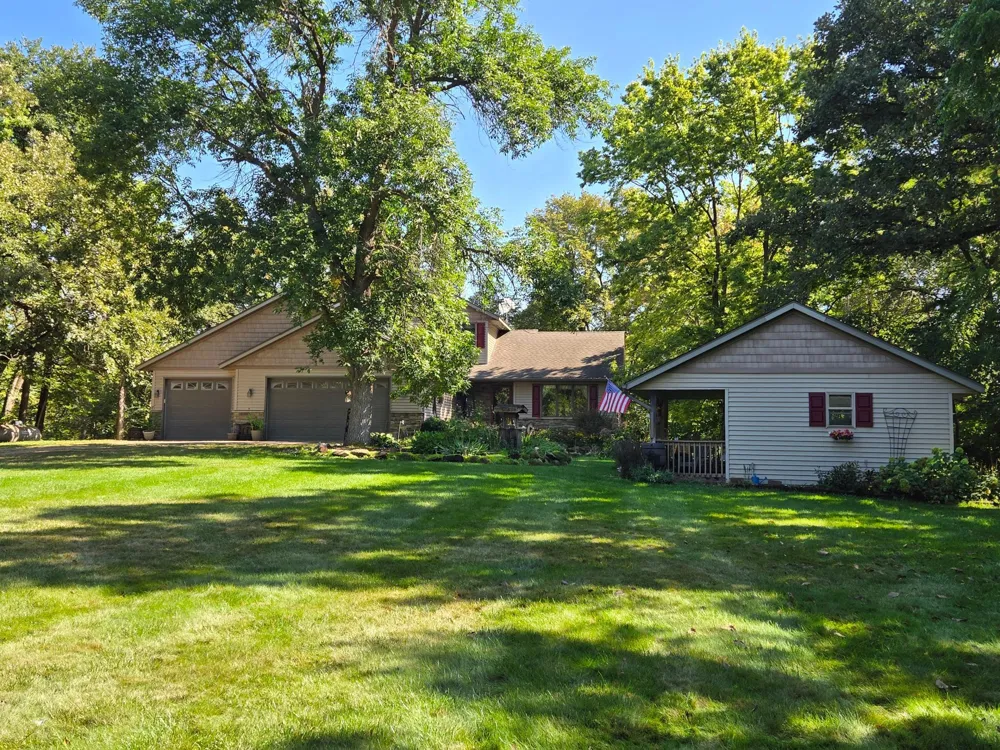 17500 Blackbird Trail Hastings, MN 55033