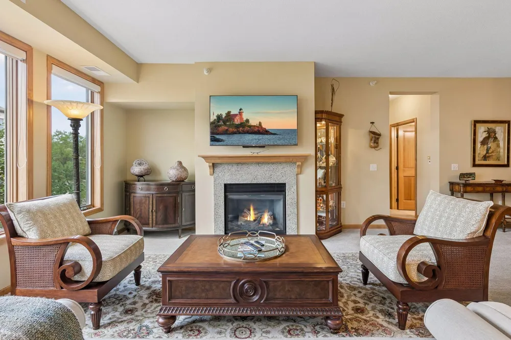 5225 Grandview Square #308 Edina, MN 55436