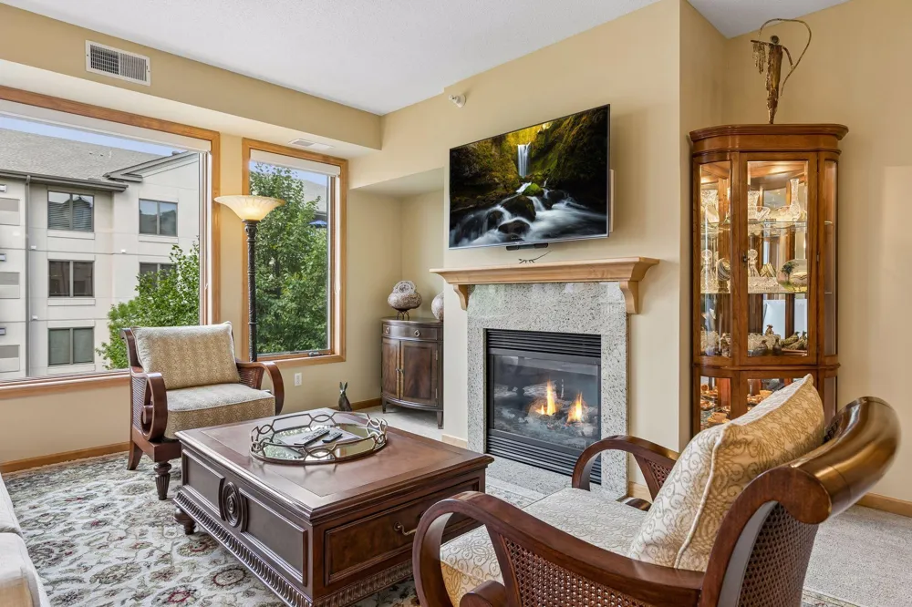 5225 Grandview Square #308 Edina, MN 55436