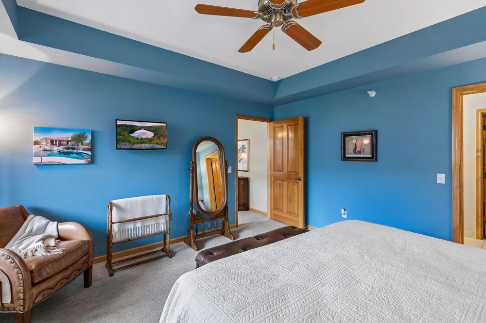 5225 Grandview Square #308 Edina, MN 55436