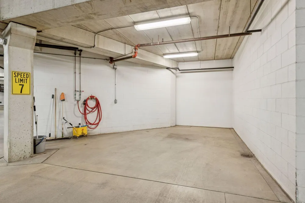 5225 Grandview Square #308 Edina, MN 55436