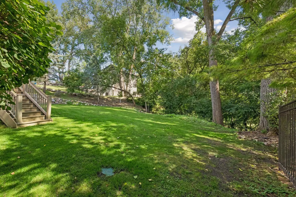 5535 Wingwood Court Minnetonka, MN 55345