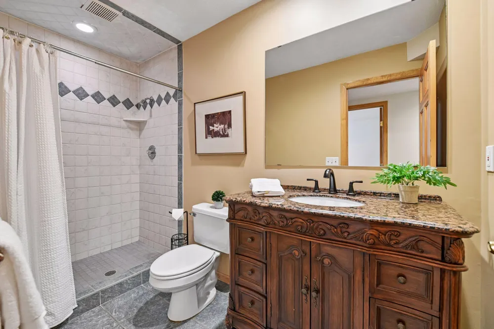 5535 Wingwood Court Minnetonka, MN 55345