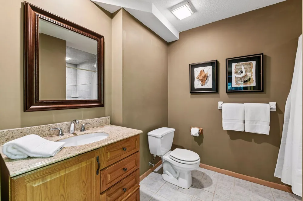5535 Wingwood Court Minnetonka, MN 55345