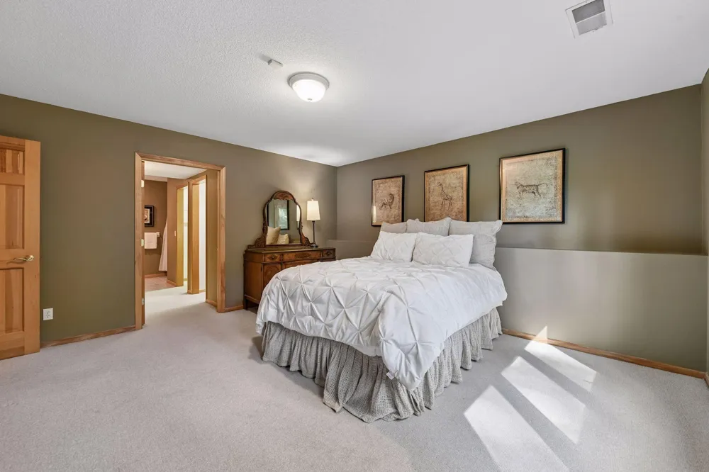 5535 Wingwood Court Minnetonka, MN 55345