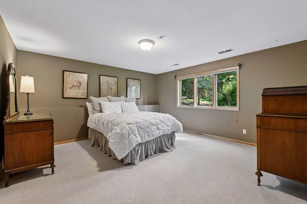 5535 Wingwood Court Minnetonka, MN 55345
