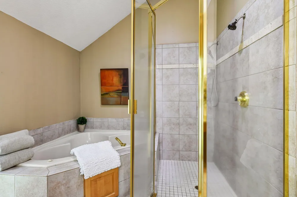 5535 Wingwood Court Minnetonka, MN 55345