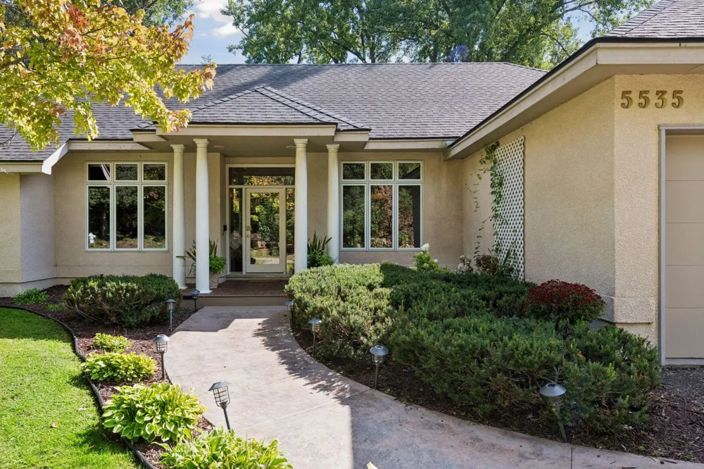 5535 Wingwood Court Minnetonka, MN 55345