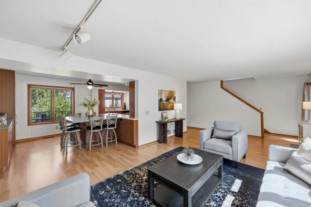 933 Dartmouth Place SE Minneapolis, MN 55414
