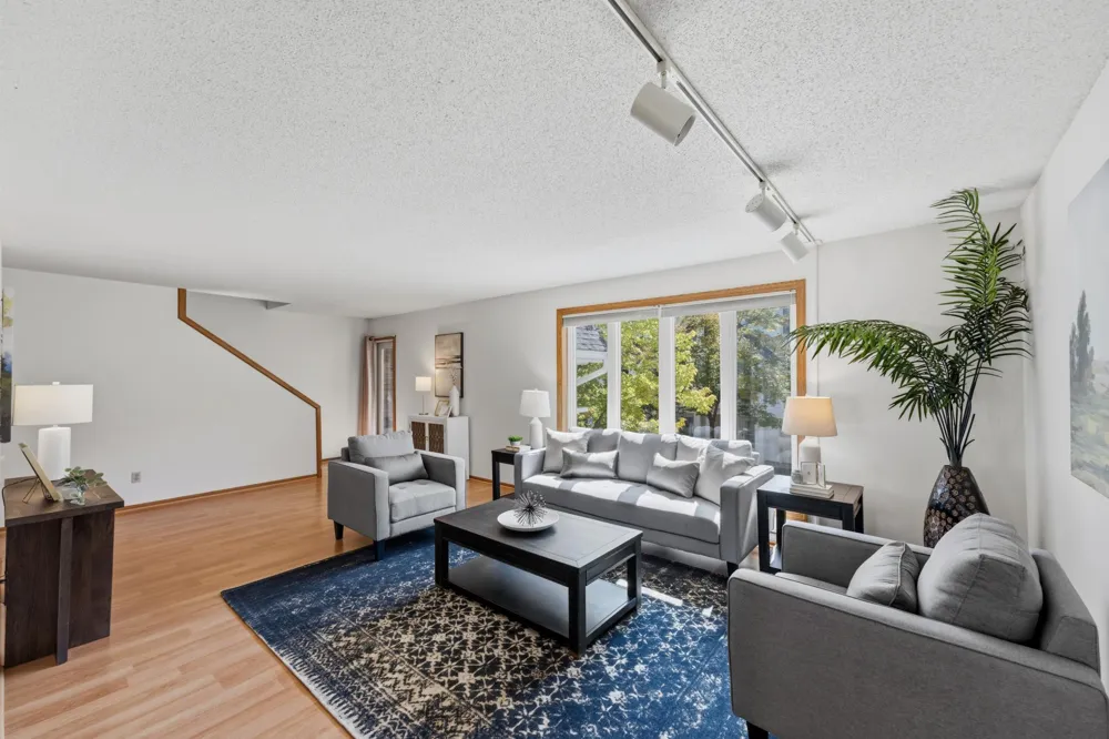 933 Dartmouth Place SE Minneapolis, MN 55414