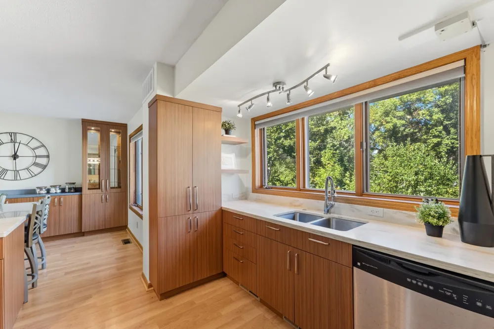 933 Dartmouth Place SE Minneapolis, MN 55414