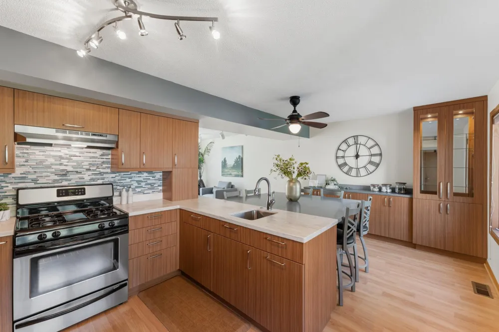933 Dartmouth Place SE Minneapolis, MN 55414