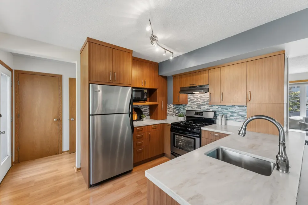 933 Dartmouth Place SE Minneapolis, MN 55414