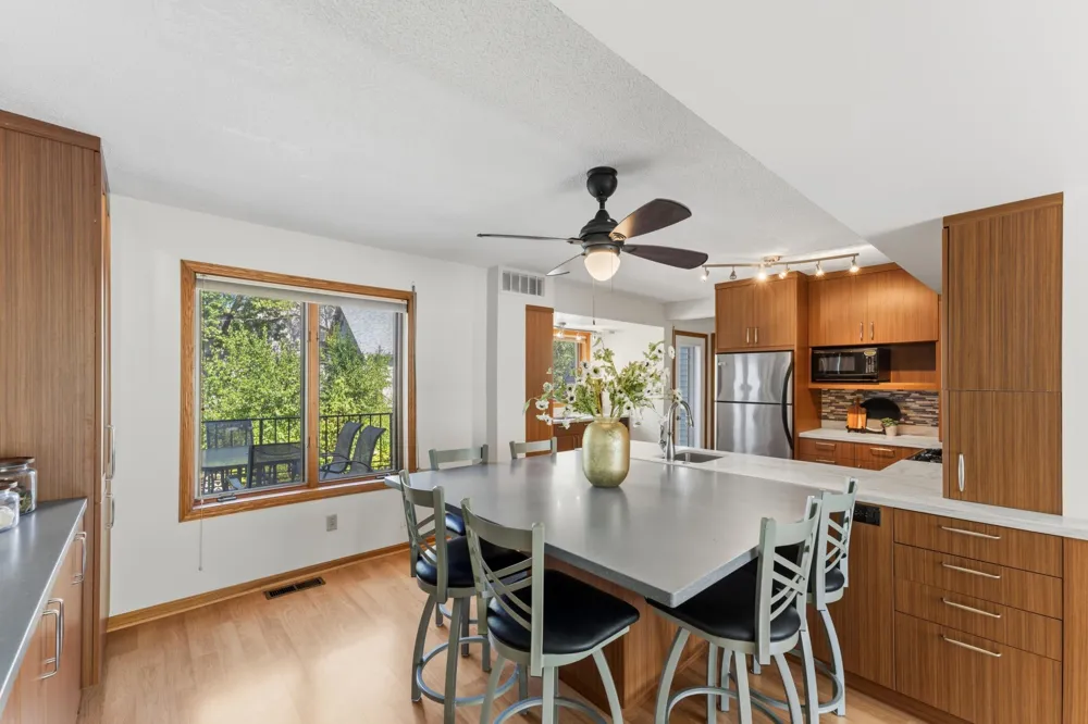 933 Dartmouth Place SE Minneapolis, MN 55414