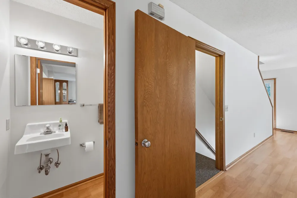 933 Dartmouth Place SE Minneapolis, MN 55414