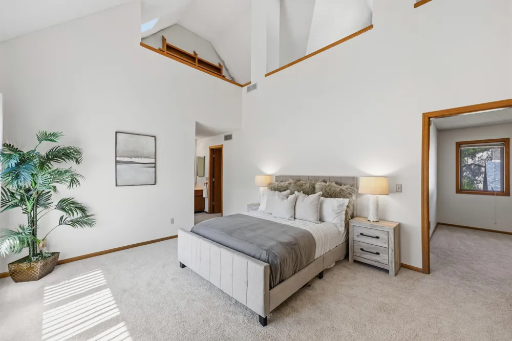 933 Dartmouth Place SE Minneapolis, MN 55414
