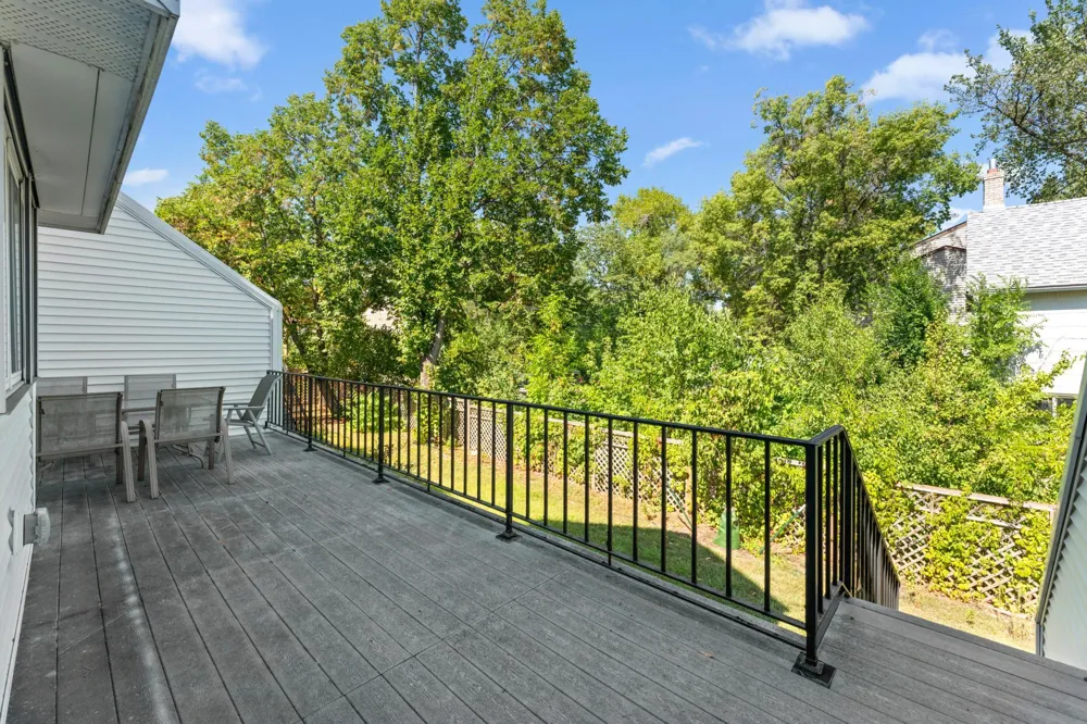 933 Dartmouth Place SE Minneapolis, MN 55414