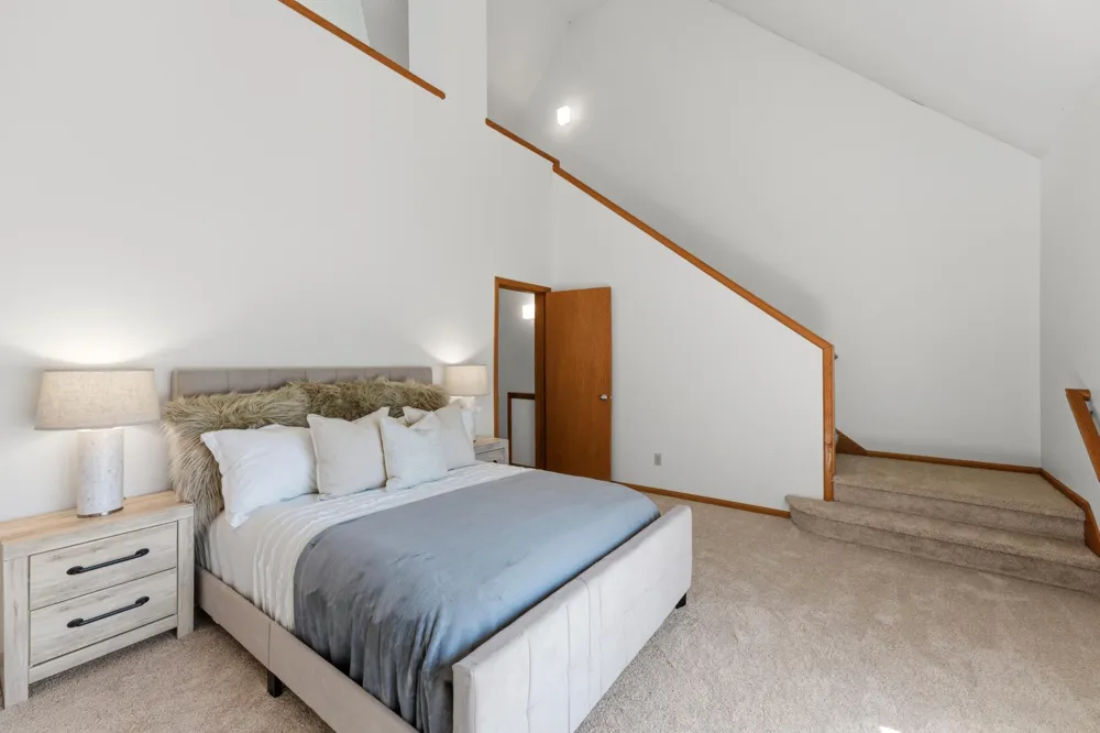 933 Dartmouth Place SE Minneapolis, MN 55414