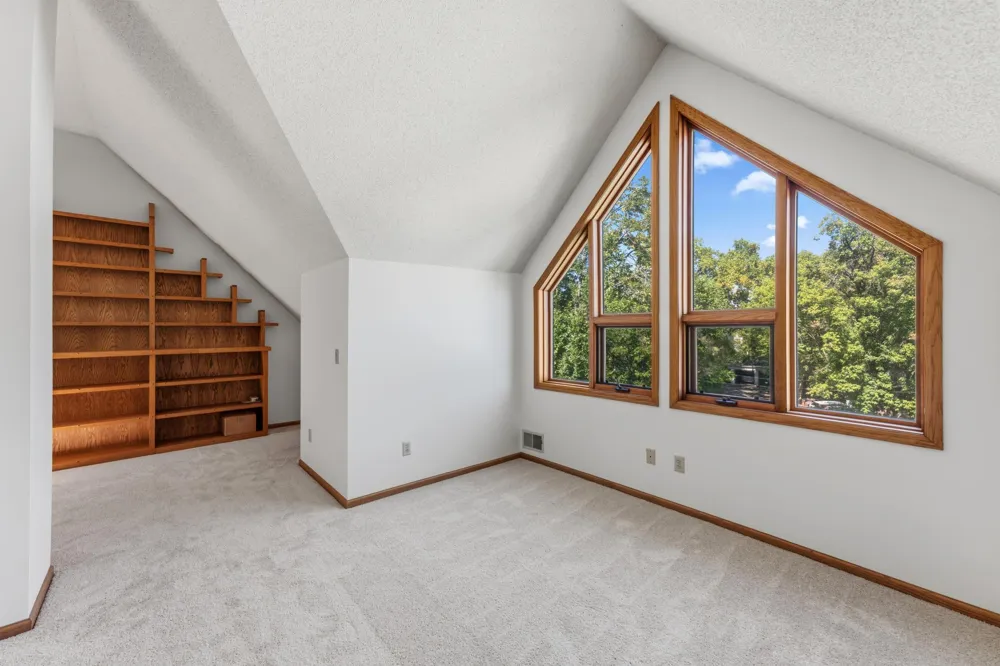 933 Dartmouth Place SE Minneapolis, MN 55414