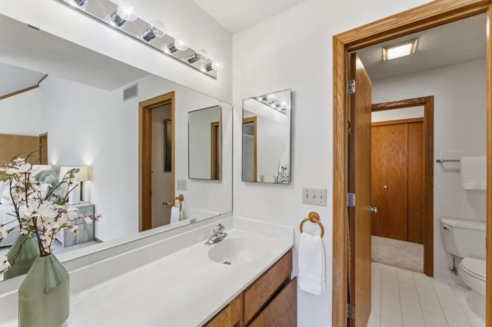933 Dartmouth Place SE Minneapolis, MN 55414