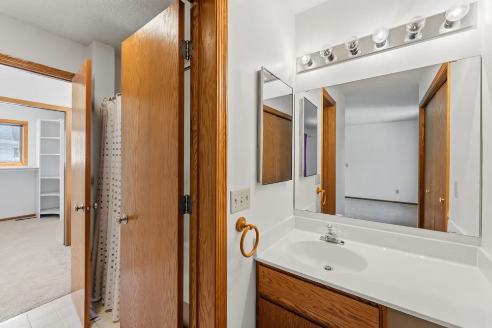 933 Dartmouth Place SE Minneapolis, MN 55414
