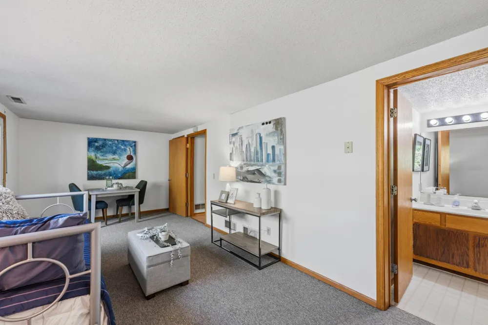 933 Dartmouth Place SE Minneapolis, MN 55414
